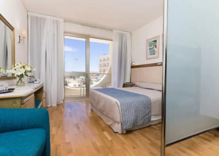 The Golden Coast Beach Hotel