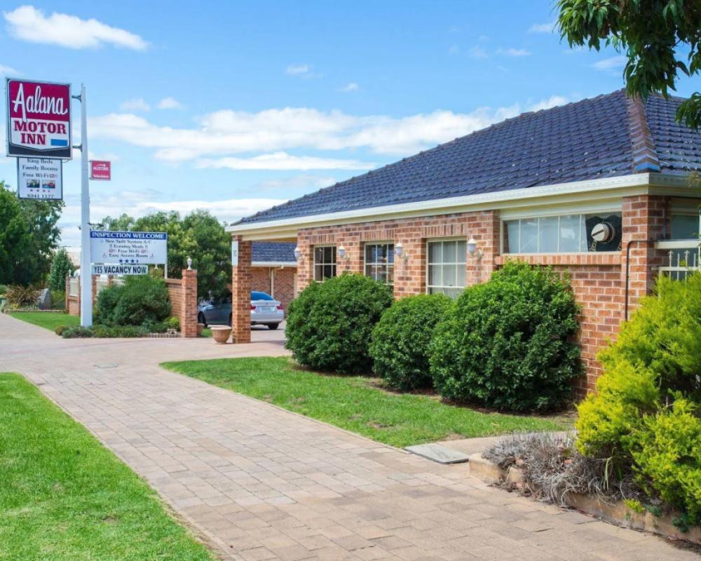 Golden Chain Aalana Motor Inn