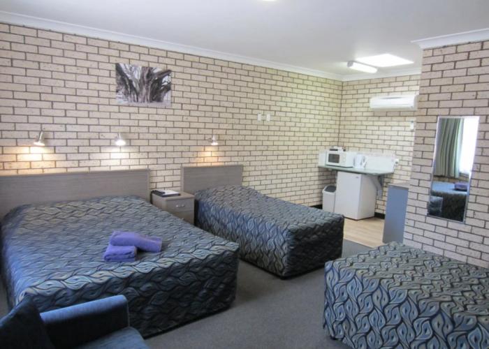 Cowra Crest Motel