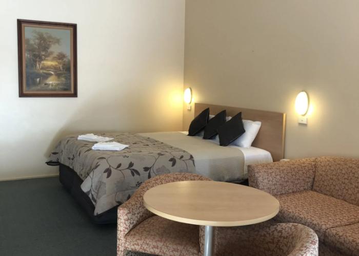 Country Gardens Motor Inn
