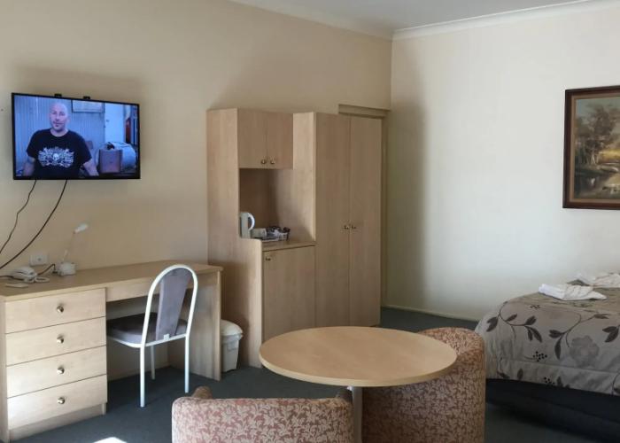 Country Gardens Motor Inn