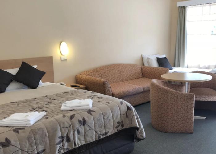 Country Gardens Motor Inn