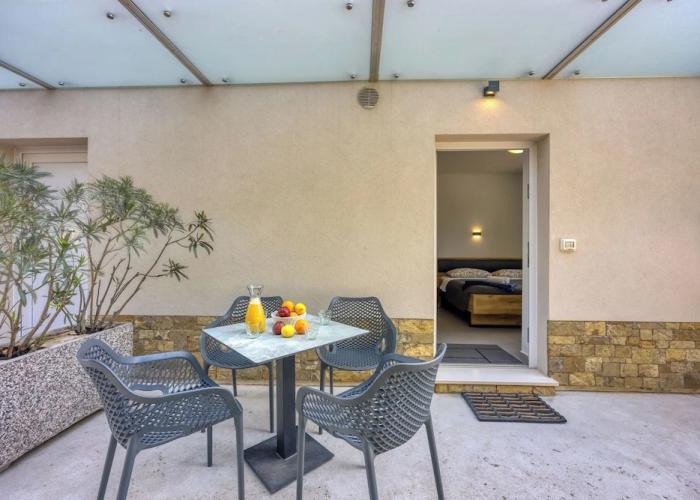 Coastal Countryside Oasis Apartment Deni