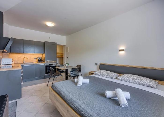 Coastal Countryside Oasis Apartment Deni