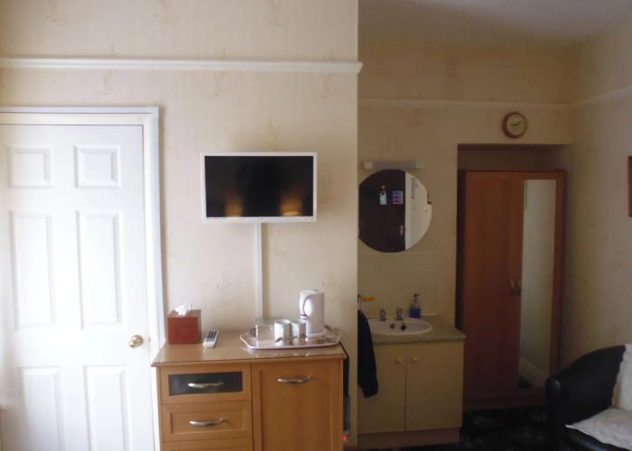 Home and Away Guesthouse