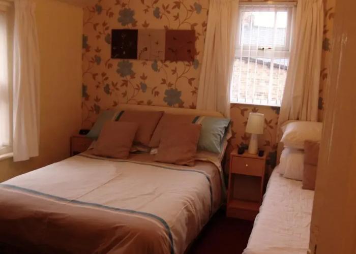 Oakwell Guest House