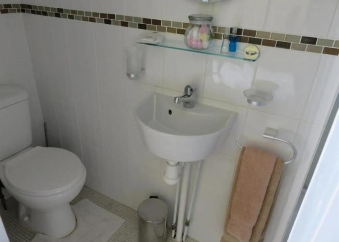 Oakwell Guest House