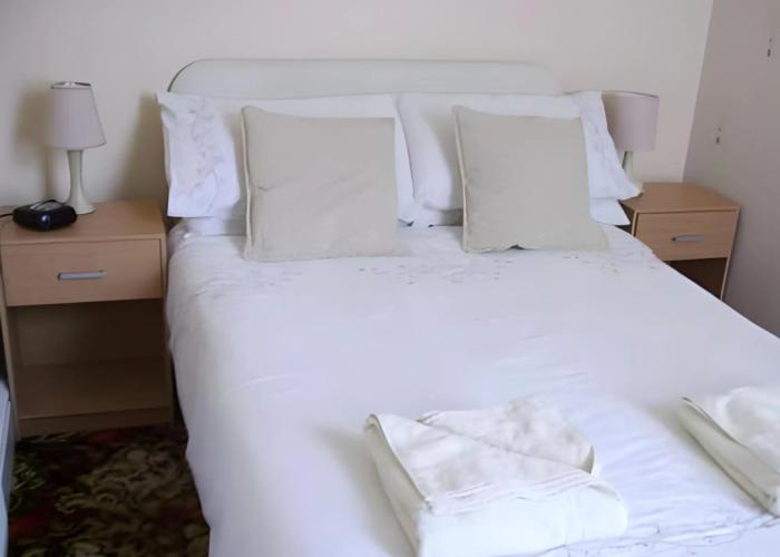Oakwell Guest House