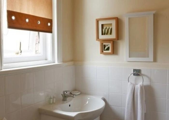 The Broadfield Hotel