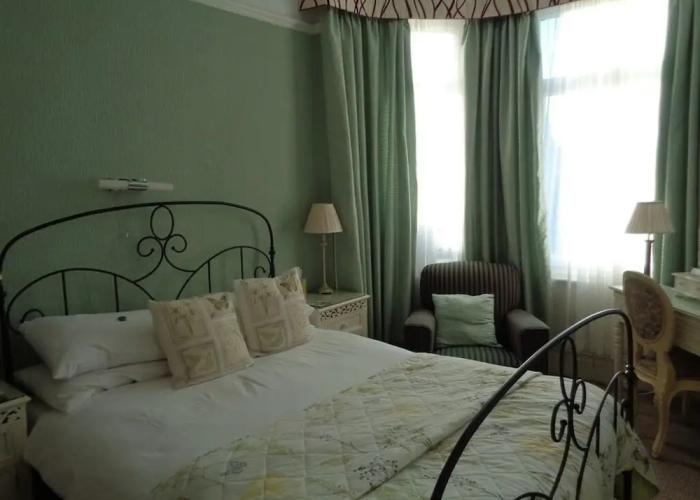 The Broadfield Hotel