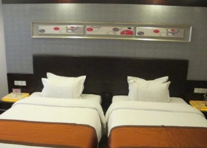 Aksu Pudong Holiday Hotel