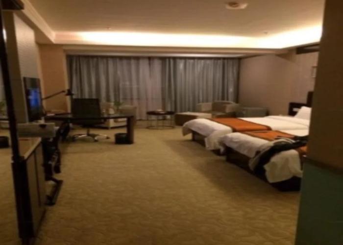 Aksu Pudong Holiday Hotel