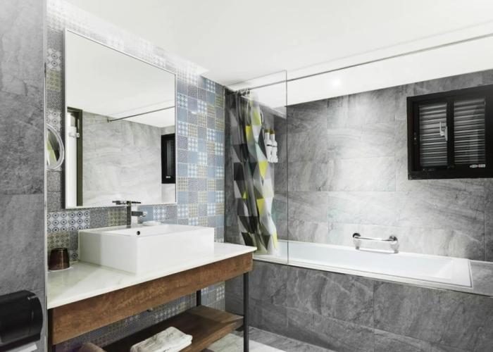 Lan Kwai Fong Garden Hotel
