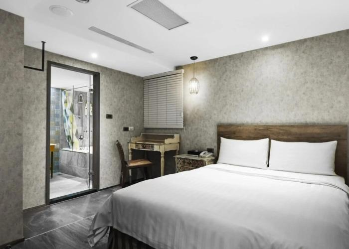 Lan Kwai Fong Garden Hotel