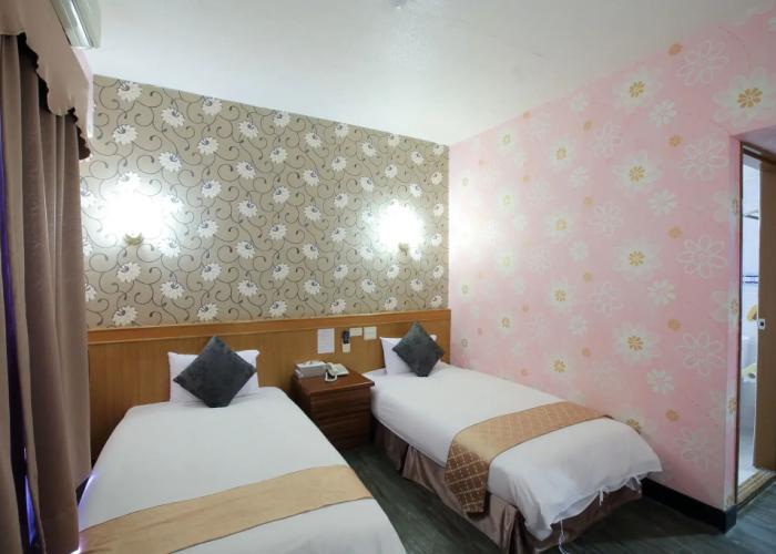 Chiayi Crown Hotel