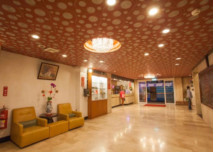 Chiayi Crown Hotel
