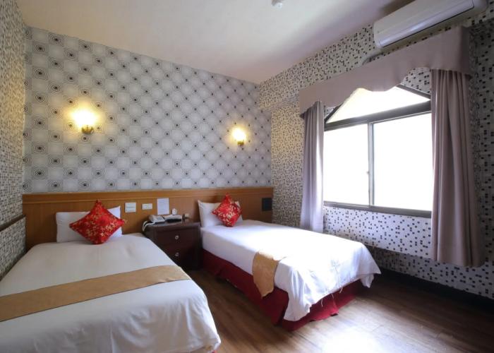 Chiayi Crown Hotel