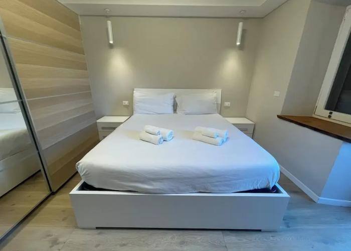 SnowLake Suite & Apartments