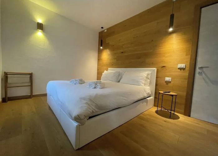 SnowLake Suite & Apartments