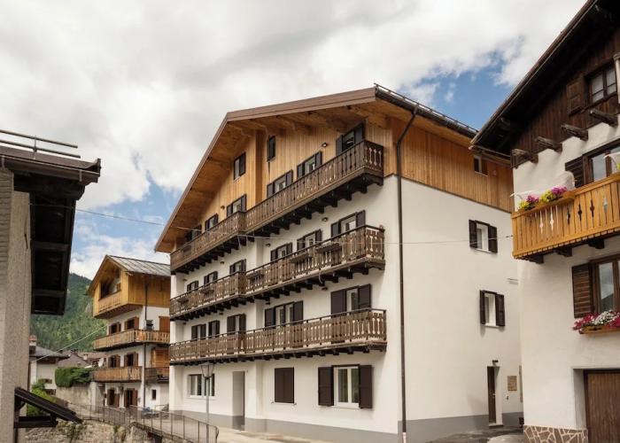 SnowLake Suite & Apartments