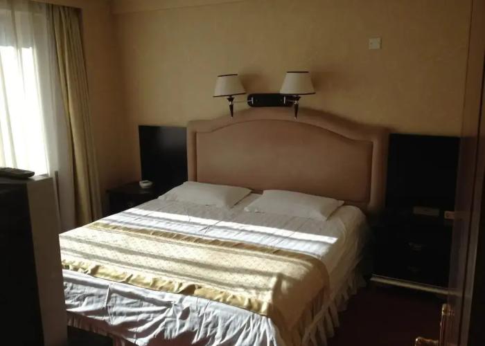 PAI Hotel Chengde Pingquan Central Square