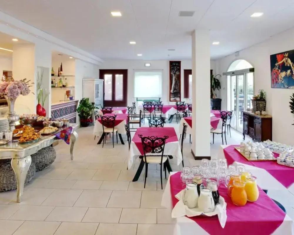 фото Hotel Eva