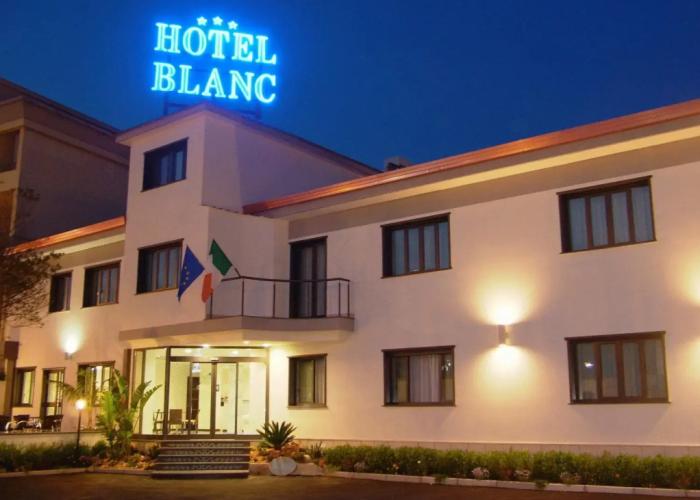 Hotel Blanc