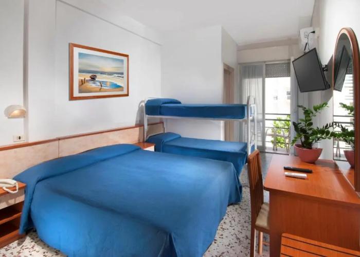 Hotel Holiday