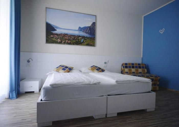Hi Hotels Torbole Pool & Spa