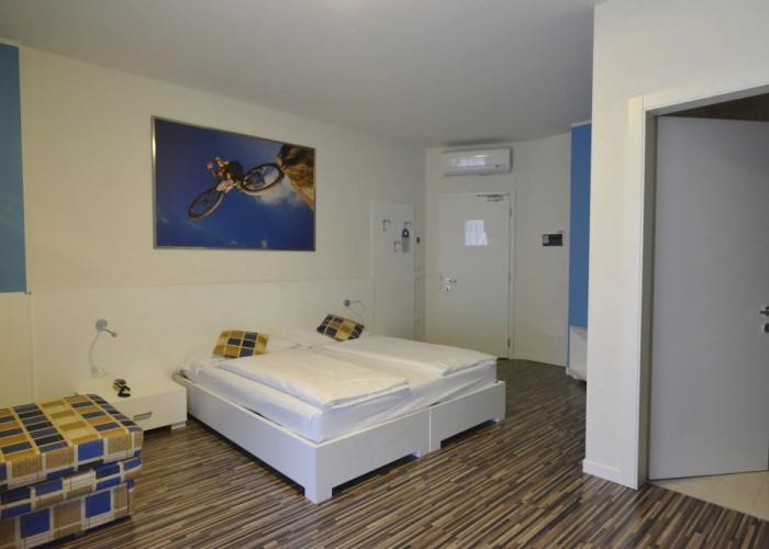 Hi Hotels Torbole Pool & Spa