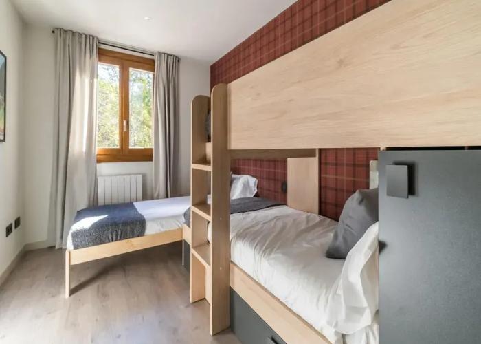 Stone Home in Benasque Near Scenic Lake