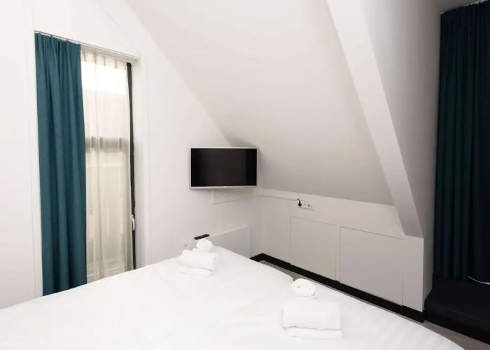 Apartment in Renesse With Garden
