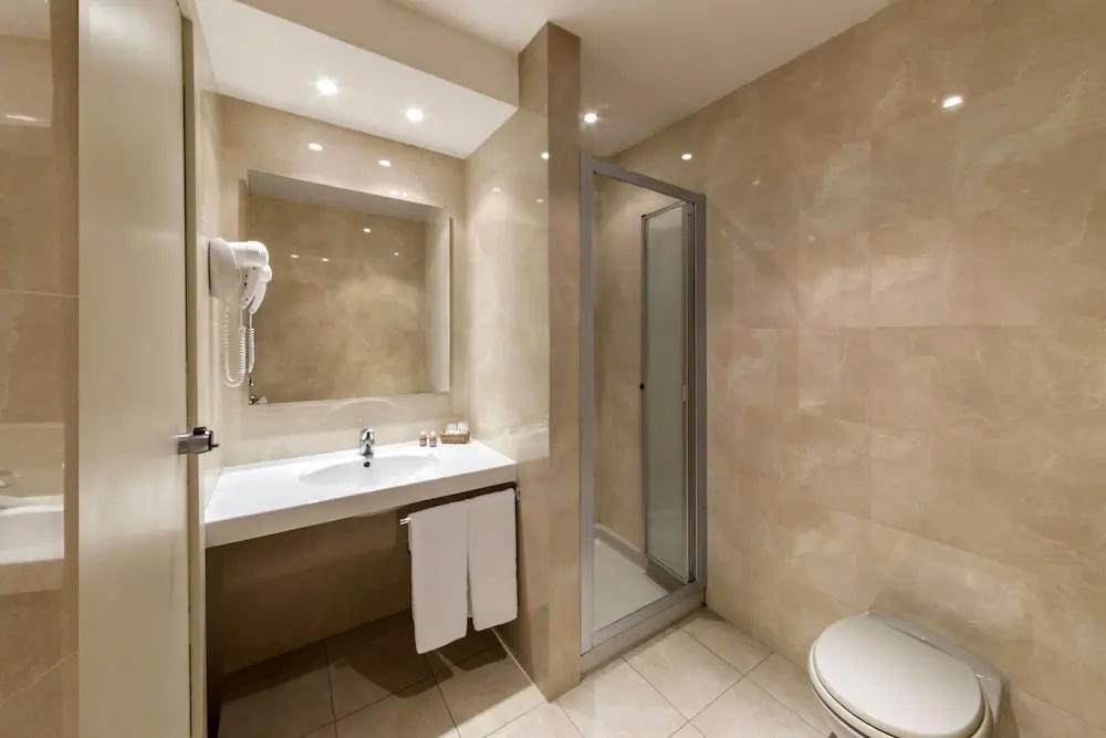 фото Living Hotel