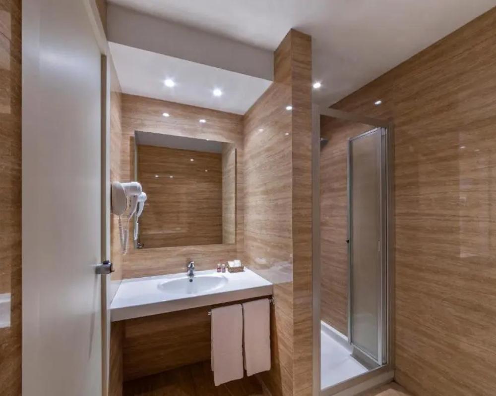 фото Living Hotel