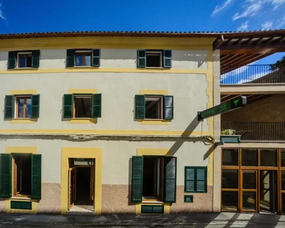 Embat Alberg Juvenil Hostel