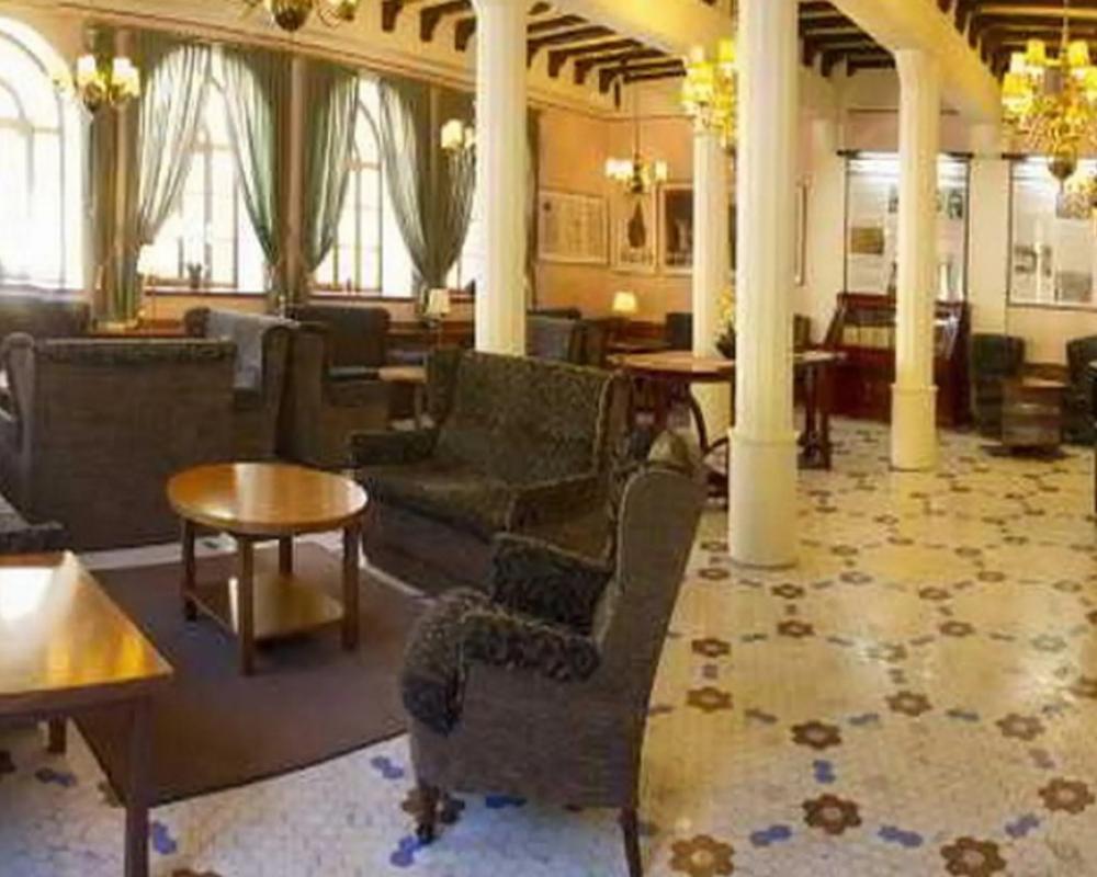 Hotel & Apartaments Vall de Núria