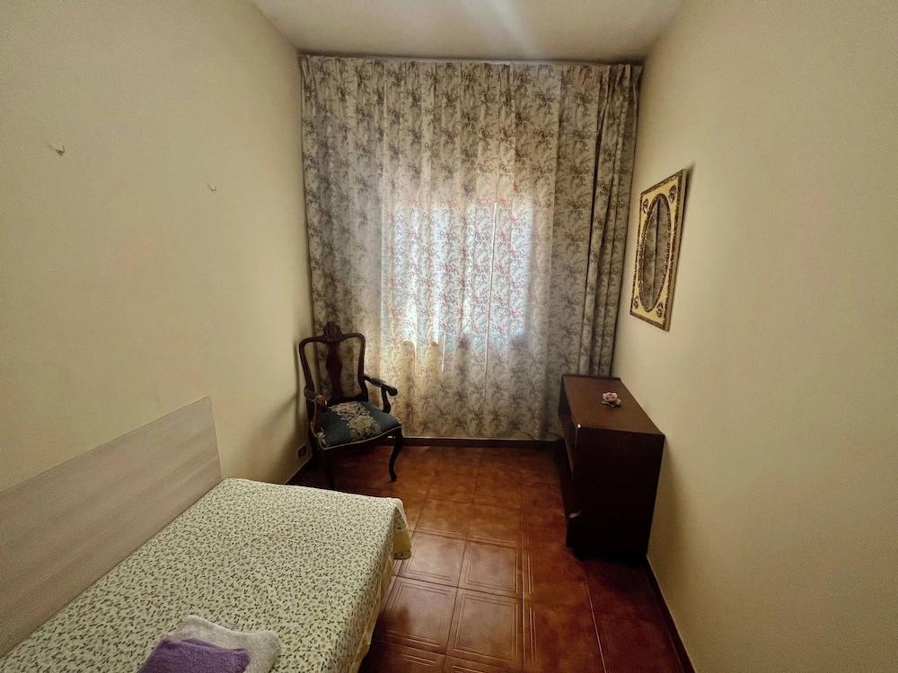 фото Alma Hostel