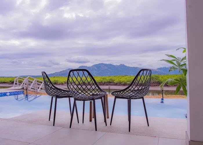Lake Side Deluxe Villa