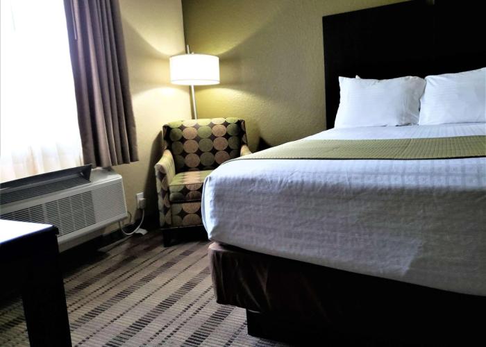 Best Western Edgewater Inn