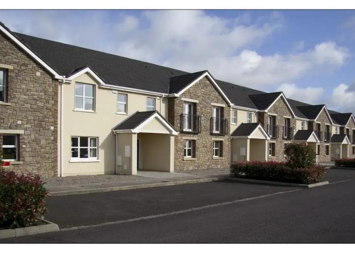 Knightsbrook Courtyard Houses