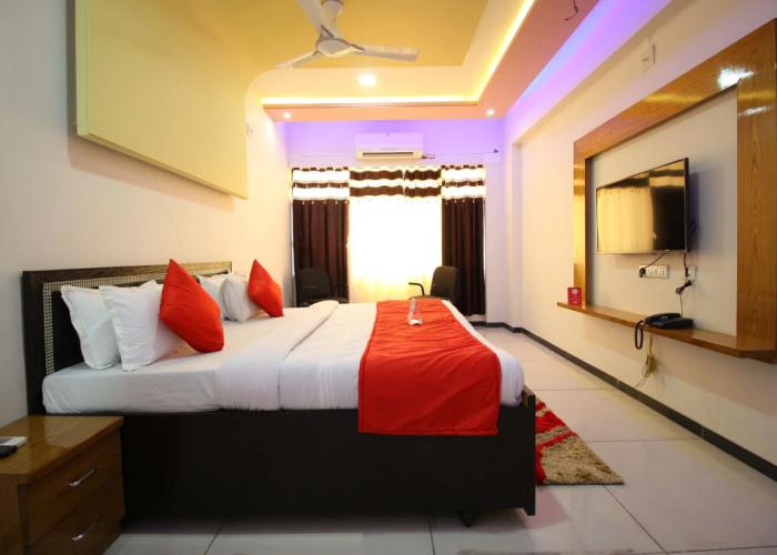OYO 5584 Hotel Siddharth Inn