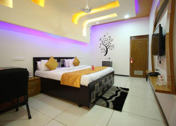 OYO 5584 Hotel Siddharth Inn