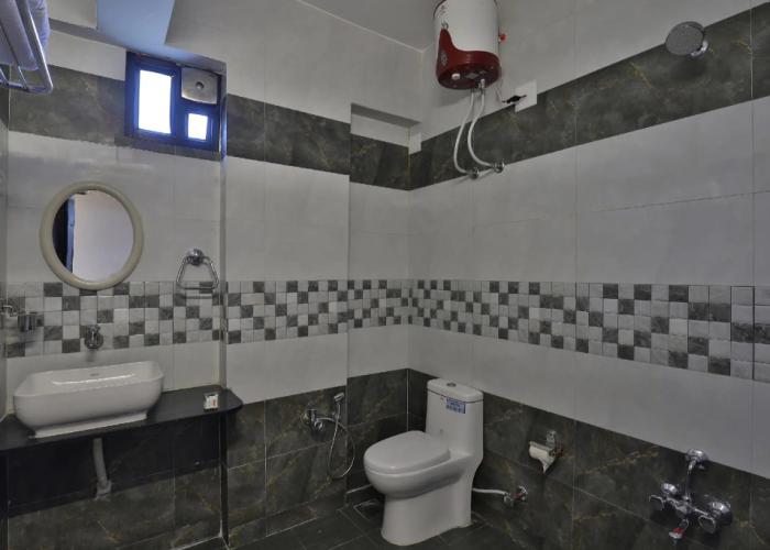 OYO 5584 Hotel Siddharth Inn