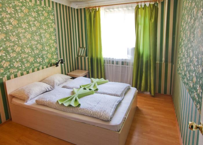 Like Hostel
