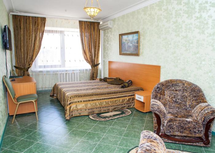Chetyire Sezona Hotel