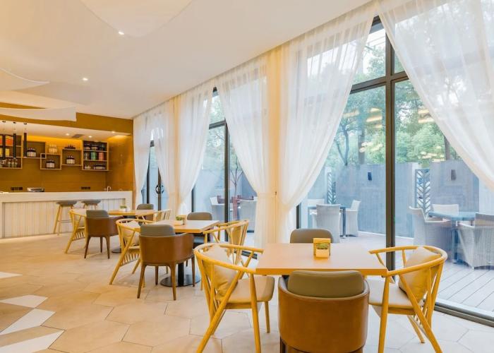 Atour Hotel (Changzhou Dinosaur Park)