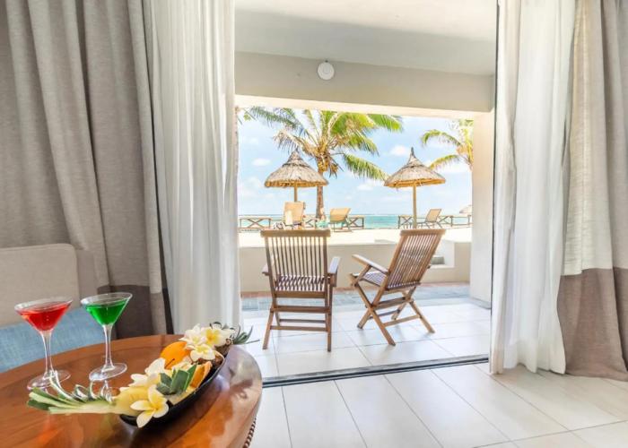 Le Peninsula Bay Beach Resort
