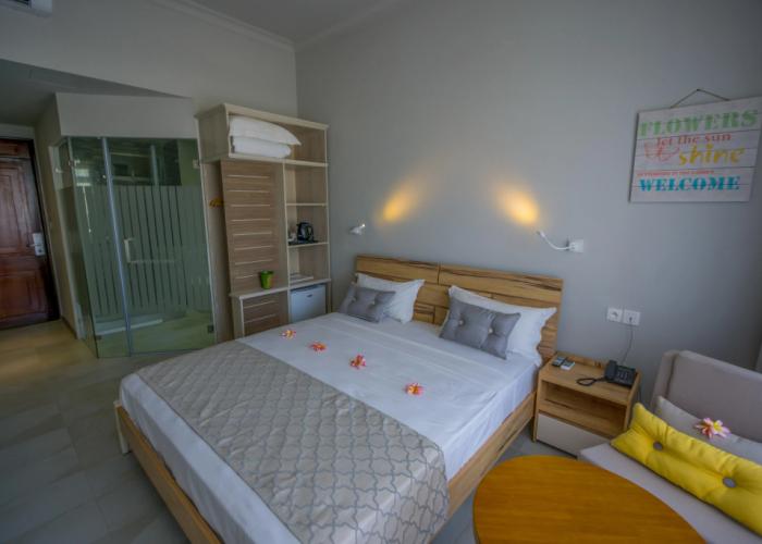 Le Peninsula Bay Beach Resort