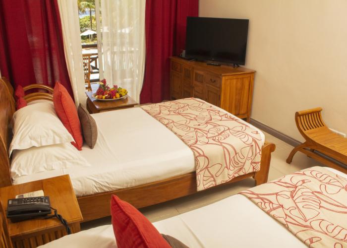 Le Peninsula Bay Beach Resort