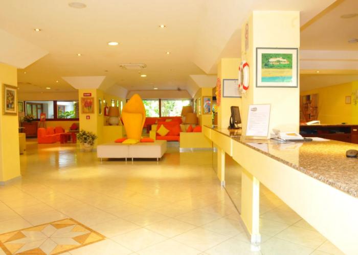 Marina Club Hotel